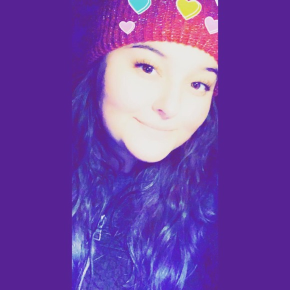 Meet your Posher, Olivia - Picture 1 of 1